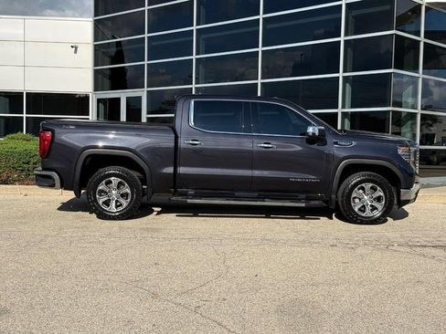 Used 2022 GMC Sierra 1500 SLT w/ SLT Convenience Package AWD/4WD image 2
