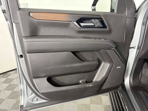 New 2026 GMC Yukon XL Denali w/ Sun & Power Step Package image 9