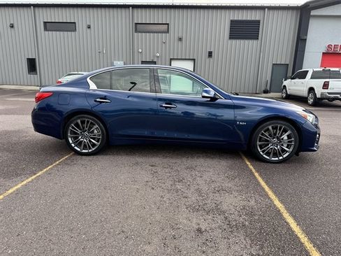 Used 2016 INFINITI Q50 Red Sport 400 AWD/4WD image 4