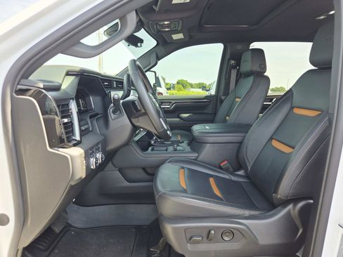 Used 2024 GMC Sierra 2500 AT4 w/ AT4 Premium Plus Package AWD/4WD image 13