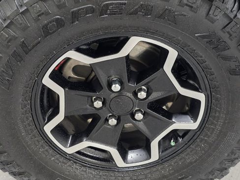 Used 2023 Jeep Gladiator Rubicon w/ LED Lighting Group image 9