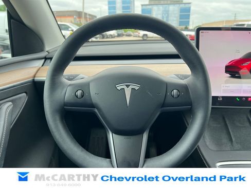 Used 2025 Tesla Model Y Long Range AWD/4WD image 11