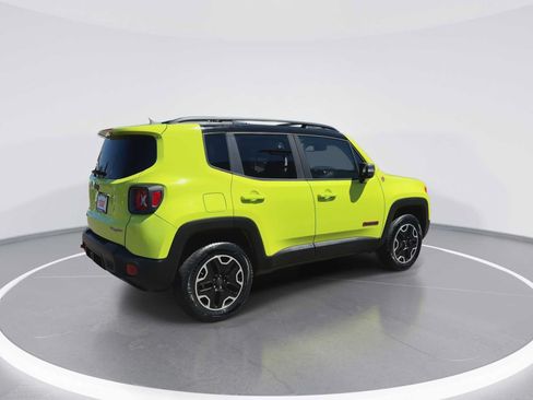 Used 2017 Jeep Renegade Trailhawk w/ Popular Equipment Group AWD/4WD image 8