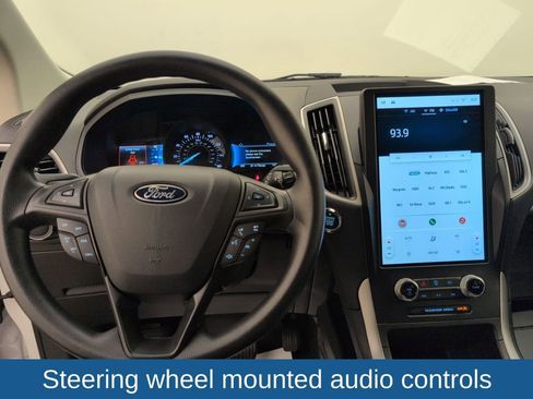 Used 2024 Ford Edge SE image 20