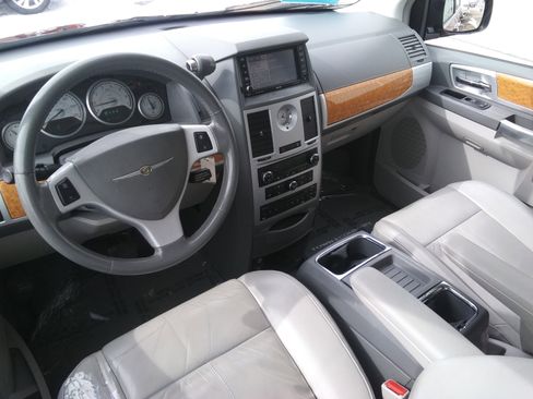 Used 2008 Chrysler Town & Country Limited w/ Entertainment Group #3 image 11