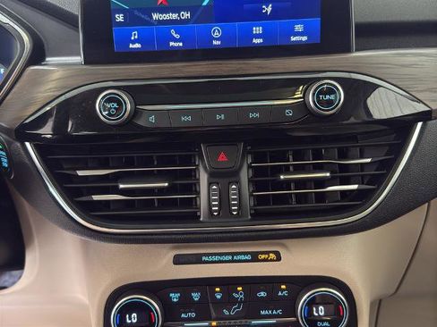 Certified 2020 Ford Escape Titanium w/ Titanium Premium Package 2.0 AWD/4WD image 5