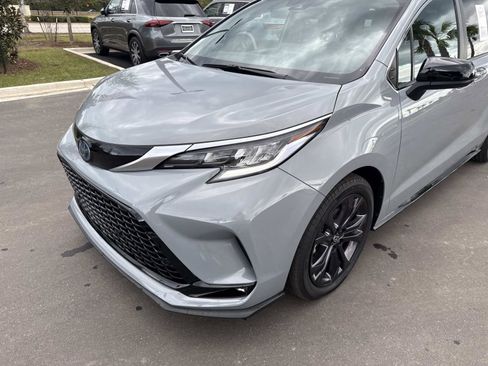Used 2024 Toyota Sienna XSE image 10