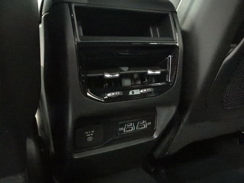 New 2025 Jeep Grand Cherokee Laredo w/ Luxury Tech Group I image 24