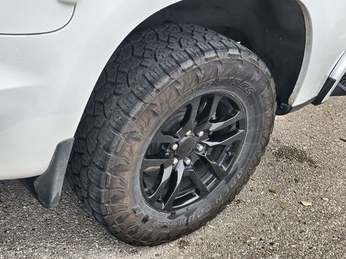 Used 2020 Chevrolet Silverado 1500 RST image 10