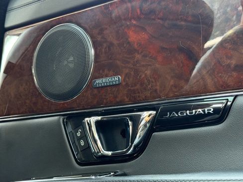 Used 2016 Jaguar XJ R-Sport image 40