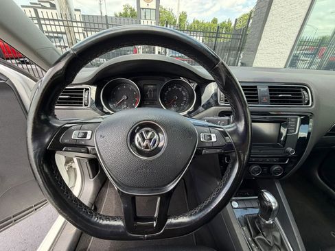 Used 2017 Volkswagen Jetta SEL FWD image 29