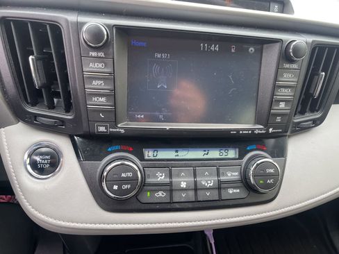 Used 2016 Toyota RAV4 Limited image 14