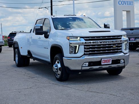Used 2023 Chevrolet Silverado 3500 LTZ w/ LTZ Convenience Package AWD/4WD image 3