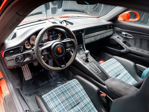Used 2018 Porsche 911 GT3 RWD image 45