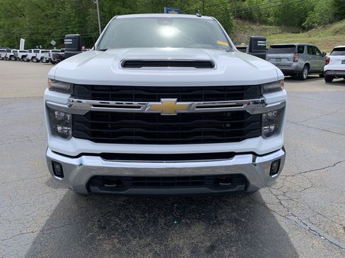 Used 2025 Chevrolet Silverado 2500 LT w/ Convenience Package AWD/4WD image 16