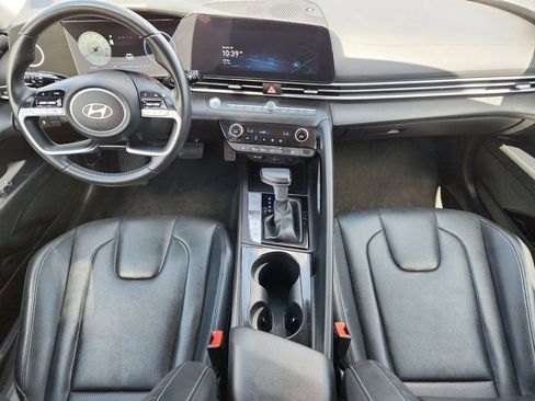 Used 2025 Hyundai Elantra Limited FWD image 10