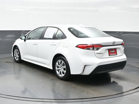 Used 2024 Toyota Corolla LE FWD image 4