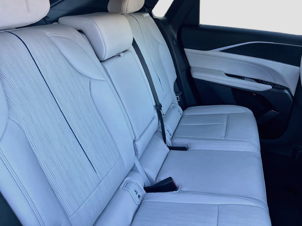 Used 2026 Cadillac Lyriq Luxury w/ LPO, Floor Liner Package AWD/4WD image 28
