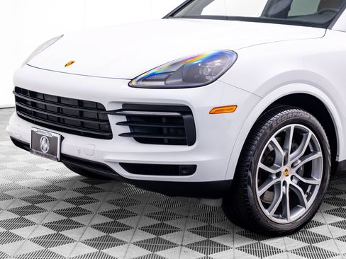Used 2023 Porsche Cayenne AWD/4WD image 37