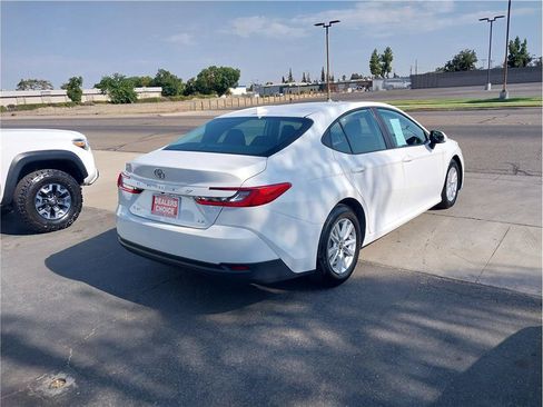 Used 2025 Toyota Camry LE FWD image 5