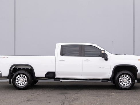 Used 2024 Chevrolet Silverado 2500 LT w/ Safety Package image 31