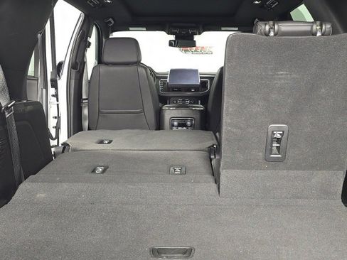 Used 2023 Chevrolet Tahoe RST w/ Luxury Package image 32