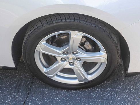 Used 2017 Chevrolet Volt LT w/ Comfort Package image 9