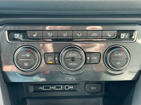 Used 2019 Volkswagen Tiguan SE AWD/4WD image 22