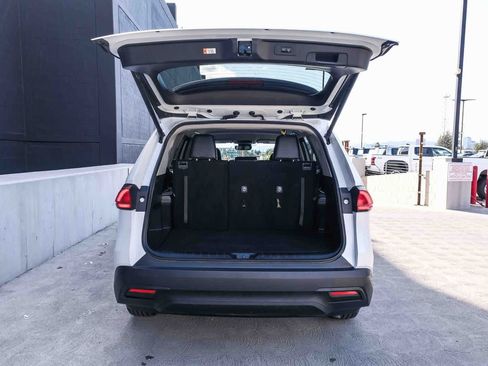 Certified 2025 Toyota Grand Highlander AWD image 27