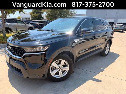 Certified 2023 Kia Sorento LX FWD image 1