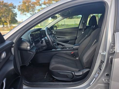 Used 2021 Hyundai Elantra SEL w/ Convenience Package image 24