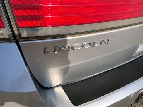 Used 2009 Lincoln MKX 2WD image 29