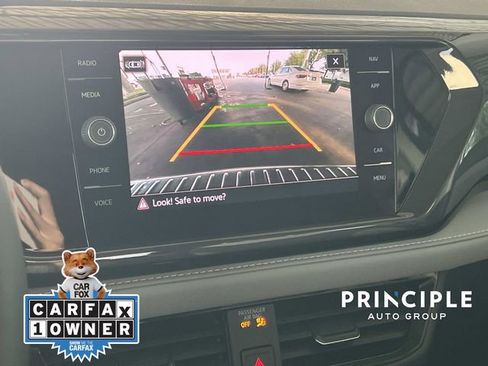 Used 2022 Volkswagen Taos SEL w/ Panoramic Sunroof Package image 23