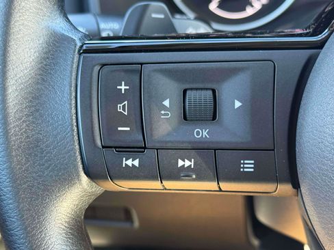 Used 2022 Nissan Rogue SV image 19