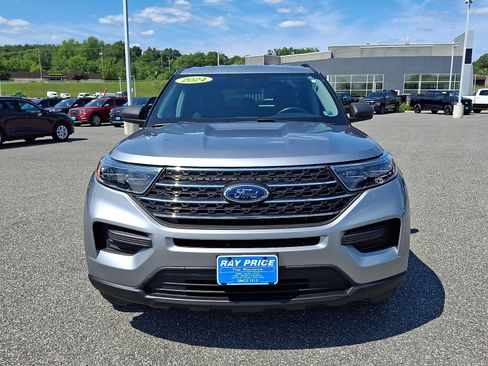 Certified 2024 Ford Explorer XLT AWD/4WD image 2