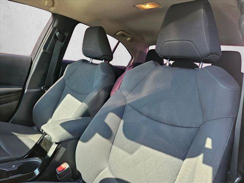 Used 2020 Toyota Corolla LE FWD image 12