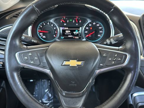 Used 2017 Chevrolet Malibu LT FWD image 19