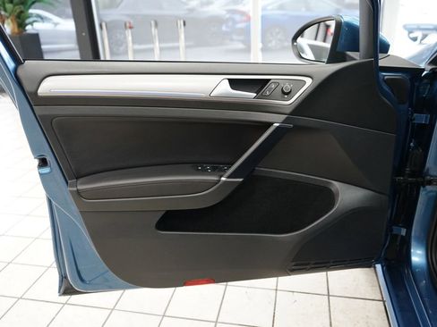 Used 2016 Volkswagen e-Golf SEL Premium image 25