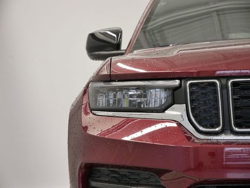 New 2025 Jeep Grand Cherokee Laredo w/ Luxury Tech Group I image 48