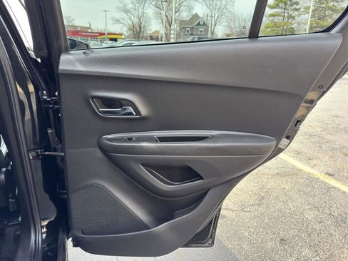 Used 2019 Chevrolet Trax LT w/ LT Convenience Package image 32