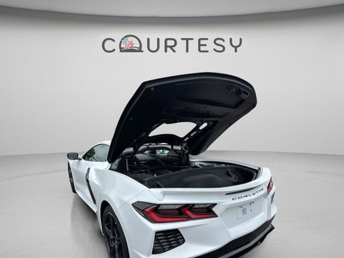 Used 2024 Chevrolet Corvette Stingray Coupe RWD image 15