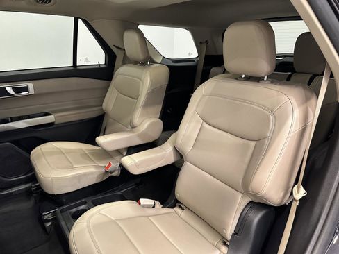 Used 2021 Ford Explorer XLT w/ Equipment Group 202A image 30