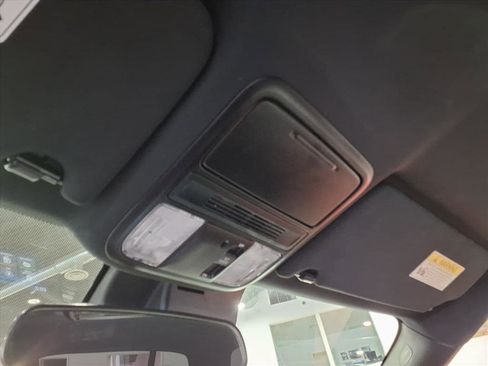 Used 2022 Honda Pilot Sport image 17