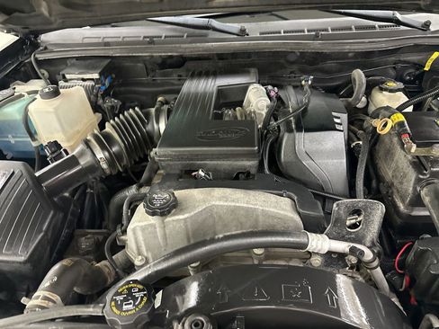 Used 2011 Chevrolet Colorado LT AWD/4WD image 16