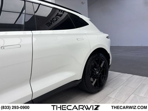 Used 2021 Aston Martin DBX AWD/4WD image 21