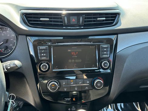 Used 2022 Nissan Rogue Sport S AWD/4WD image 16