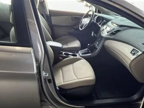 Used 2016 Hyundai Elantra SE FWD image 5