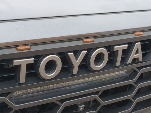 Used 2025 Toyota Sequoia TRD Pro AWD/4WD image 12