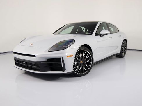 Certified 2025 Porsche Panamera 4 image 6