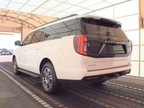 Used 2025 Ford Expedition Max Active AWD/4WD image 10